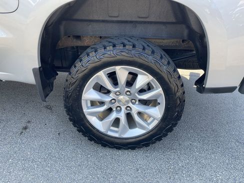 Used 2019 Chevrolet Silverado 1500 Custom w/ Custom Value Package AWD/4WD image 10
