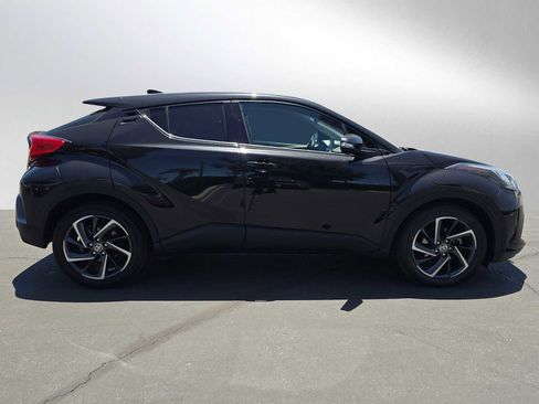 Used 2022 Toyota C-HR Limited FWD image 2