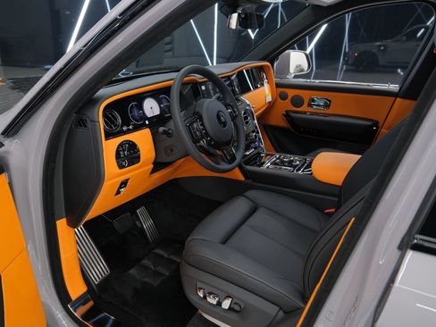 Used 2026 Rolls-Royce Cullinan AWD/4WD image 48