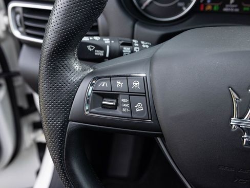 Used 2022 Maserati Levante GT AWD/4WD image 31