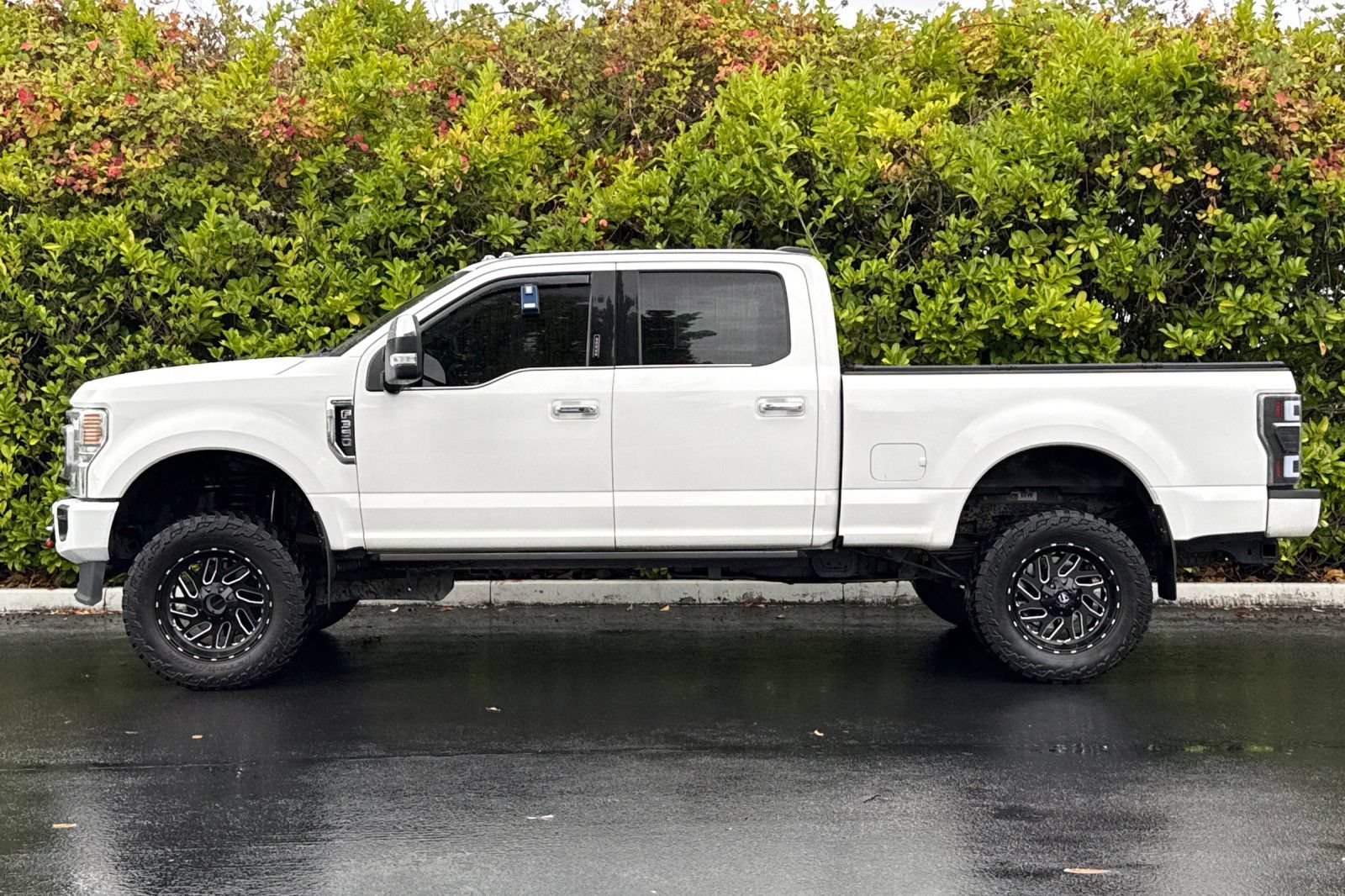 Used 2021 Ford F350 Platinum w/ FX4 Off-Road Package AWD/4WD image 7