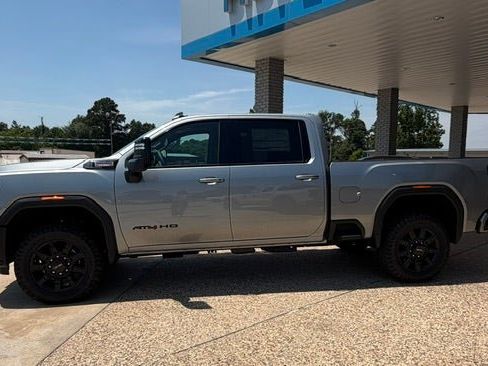 New 2026 GMC Sierra 2500 AT4 w/ LPO, Black Badging Package AWD/4WD image 4