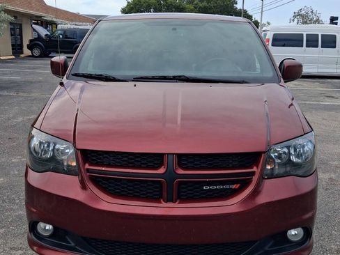 Used 2018 Dodge Grand Caravan GT FWD image 3