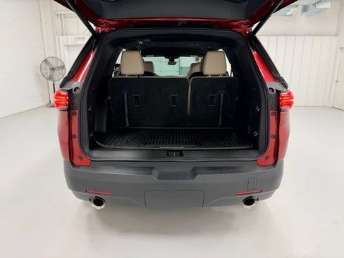Certified 2023 Chevrolet Traverse LT w/ LT Premium Package FWD image 28