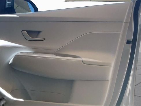 Certified 2025 Hyundai Kona SE FWD image 22