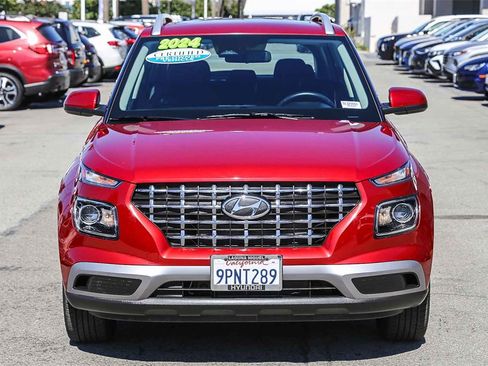 Certified 2024 Hyundai Venue SEL image 2