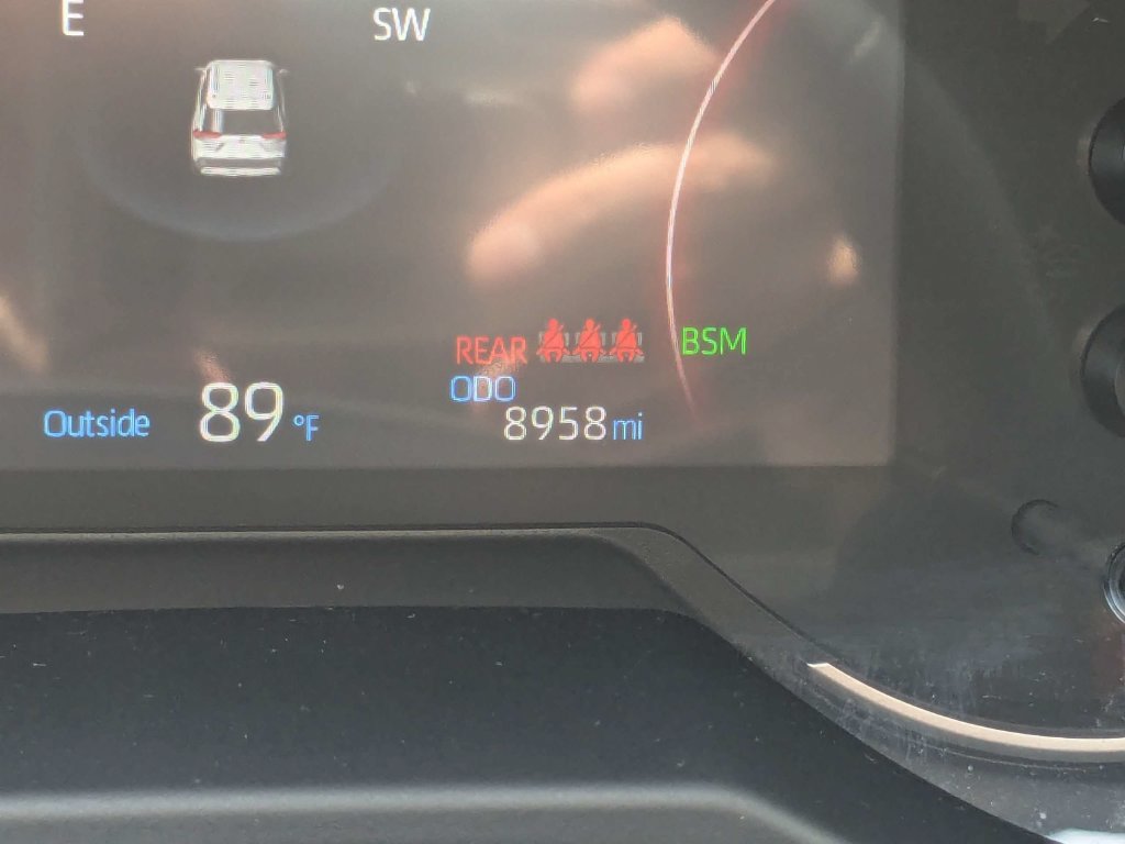 Used 2025 Toyota RAV4 XLE Premium FWD image 32