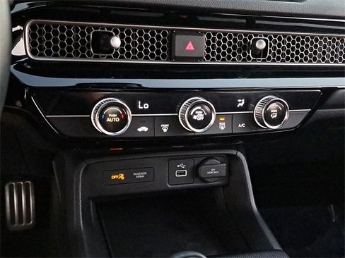 Used 2023 Honda Civic Sport image 29