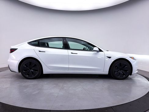 Used 2024 Tesla Model 3 Standard Range RWD image 33