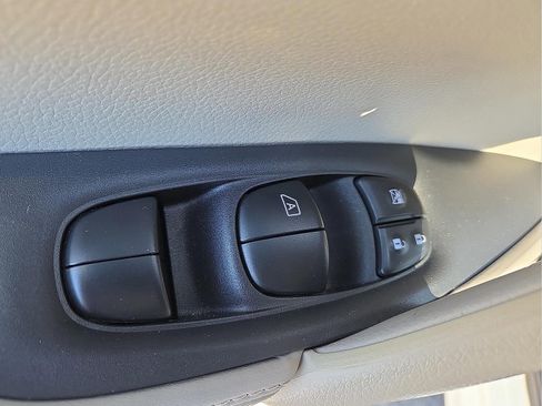 Used 2021 Nissan Rogue Sport SL w/ Premium Package image 15