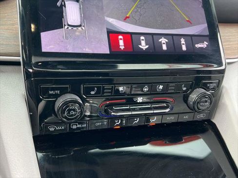 Used 2021 Jeep Grand Cherokee L Summit w/ Luxury Tech Group V image 29