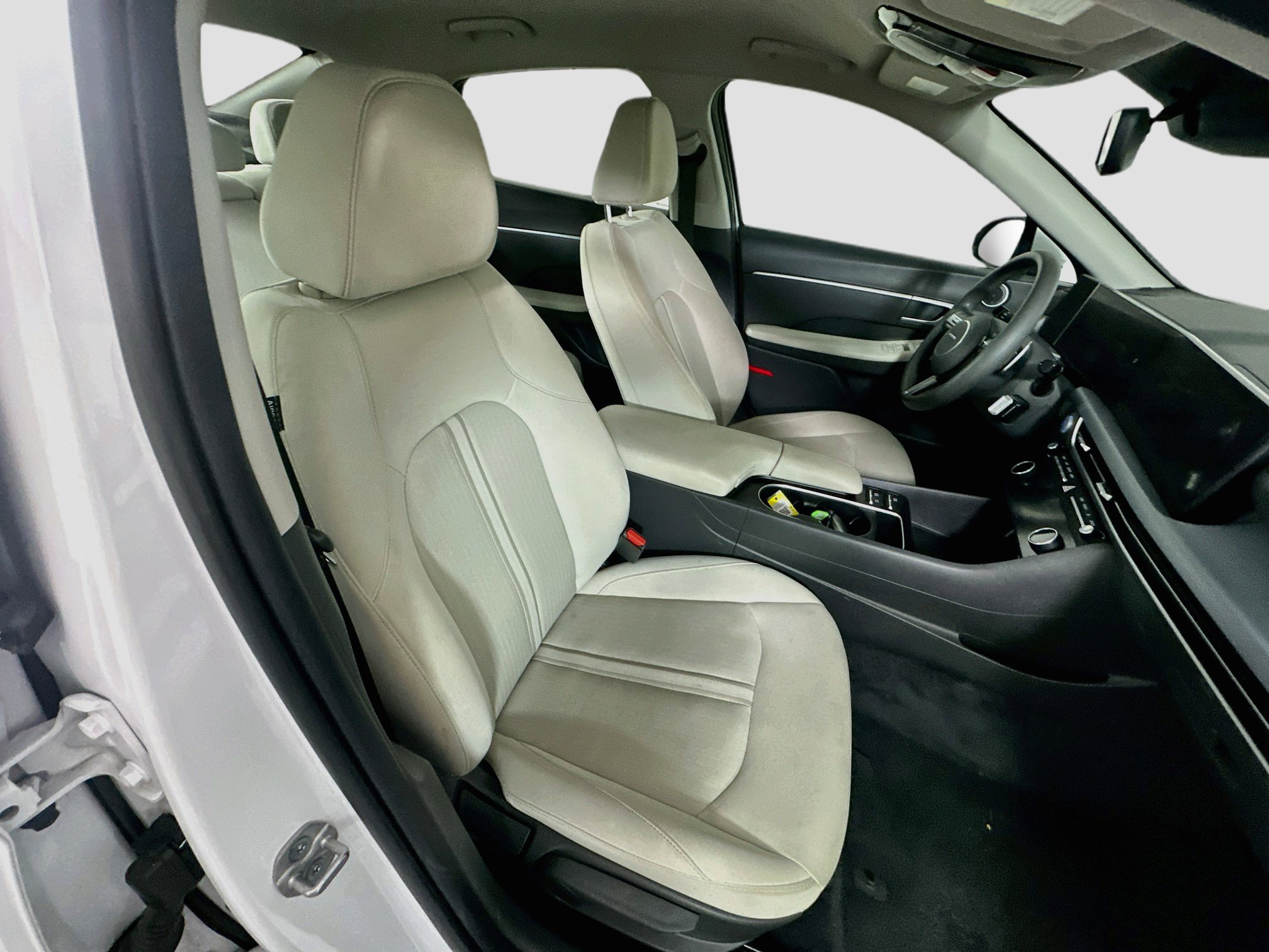Used 2025 Hyundai Sonata SEL FWD image 30