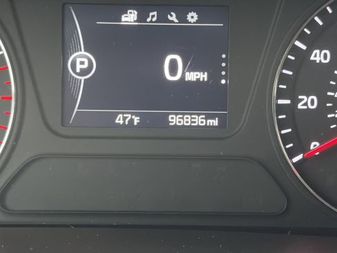 Used 2018 Kia Sorento FWD image 23
