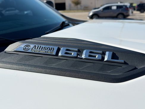 Used 2024 Chevrolet Silverado 2500 Custom w/ Custom Value Package image 11