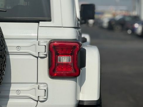 Used 2021 Jeep Wrangler Unlimited Rubicon 4xe image 10