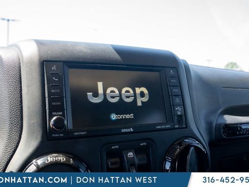 Used 2016 Jeep Wrangler Unlimited Sahara AWD/4WD image 5