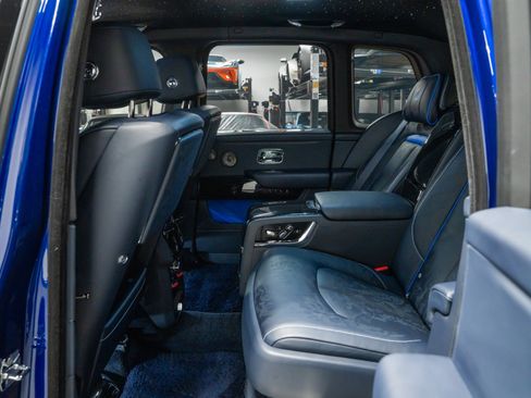 Used 2024 Rolls-Royce Cullinan Black Badge image 31