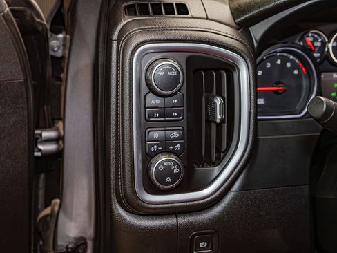 Used 2021 Chevrolet Silverado 1500 LT Trail Boss w/ Bed Protection Package AWD/4WD image 16