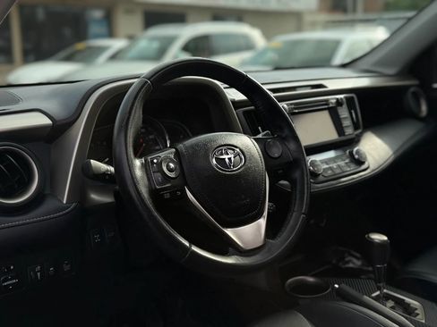 Used 2013 Toyota RAV4 Limited AWD/4WD image 26