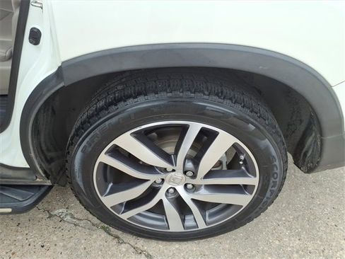 Used 2018 Honda Pilot Touring image 21