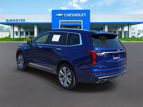 Used 2025 Cadillac XT6 Premium Luxury w/ Platinum Package AWD/4WD image 11