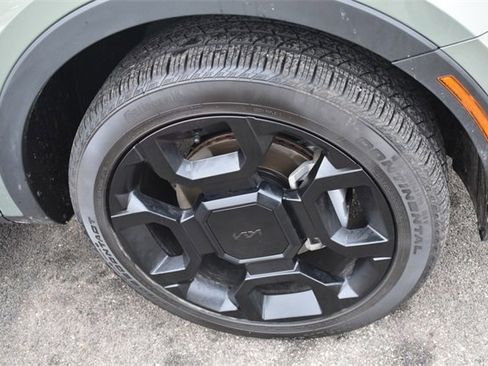 Certified 2025 Kia Sorento SX image 11