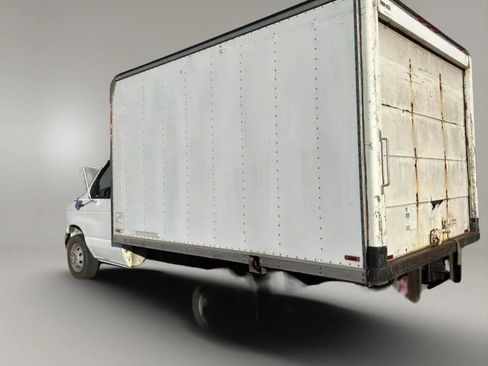 Used 1996 Ford E-350 and Econoline 350 image 2