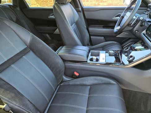 Used 2018 Land Rover Range Rover Velar R-Dynamic SE AWD/4WD image 23