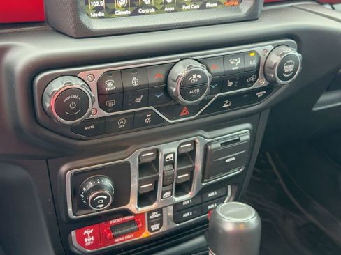 Used 2020 Jeep Gladiator Rubicon image 25