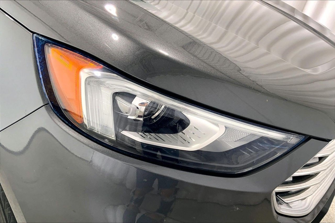 Used 2019 Ford Edge SEL w/ Equipment Group 201A FWD image 12