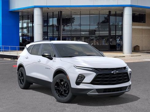 New 2026 Chevrolet Blazer LT w/ Convenience Package FWD image 7