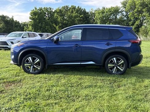 Used 2023 Nissan Rogue Platinum w/ Platinum Premium Package AWD/4WD image 3
