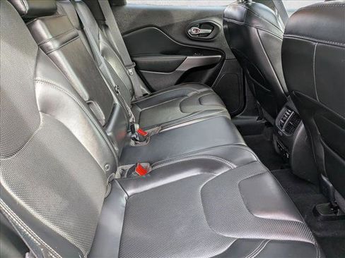 Used 2019 Jeep Cherokee Limited w/ Technology Group image 21