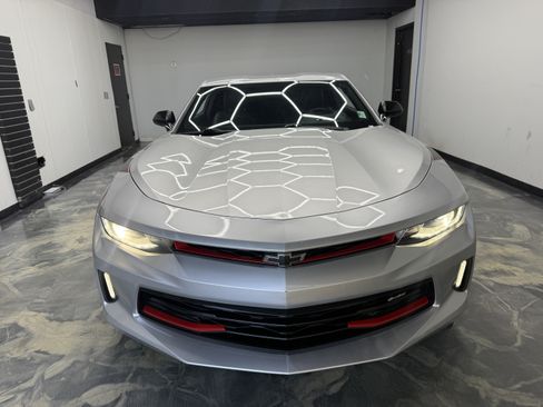 Used 2017 Chevrolet Camaro LT RWD image 5