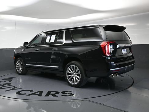 Used 2021 GMC Yukon XL Denali w/ Denali Premium Package AWD/4WD image 7