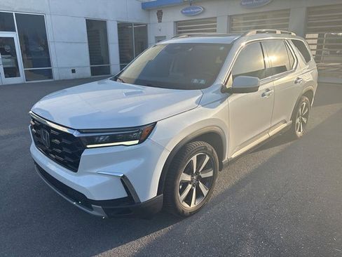 Used 2023 Honda Pilot Elite image 3