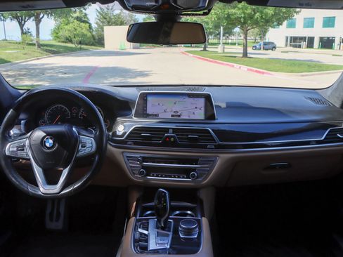 Used 2016 BMW 750i xDrive AWD/4WD image 26