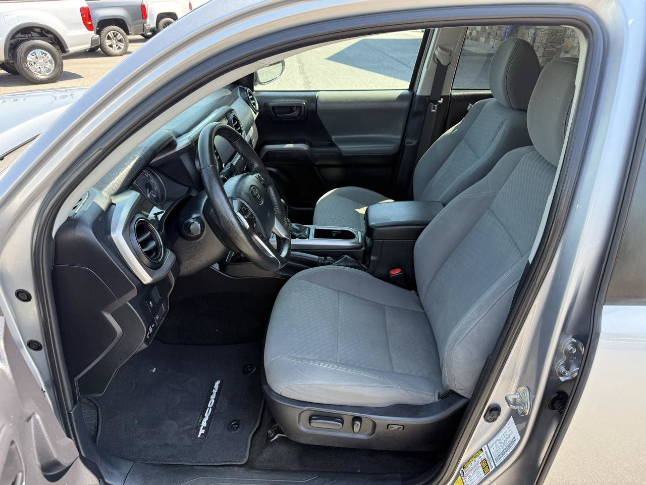 Used 2020 Toyota Tacoma SR5 RWD image 12
