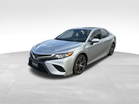 Used 2019 Toyota Camry SE image 7