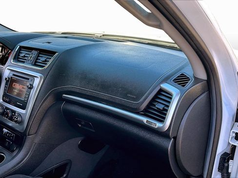 Used 2016 GMC Acadia SLE image 15