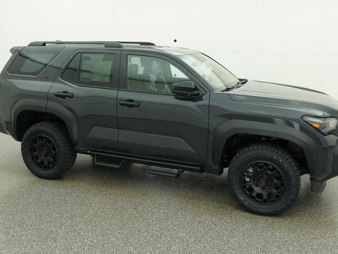 New 2026 Toyota 4Runner SR5 AWD/4WD image 12