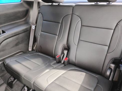 Used 2023 GMC Acadia SLT w/ LPO, Floor Liner Package FWD image 26
