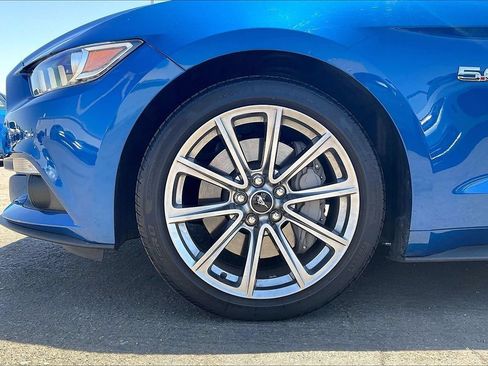 Used 2017 Ford Mustang GT Premium w/ Equipment Group 401A RWD image 4