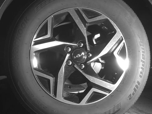 Used 2025 Kia Sportage LX FWD image 14