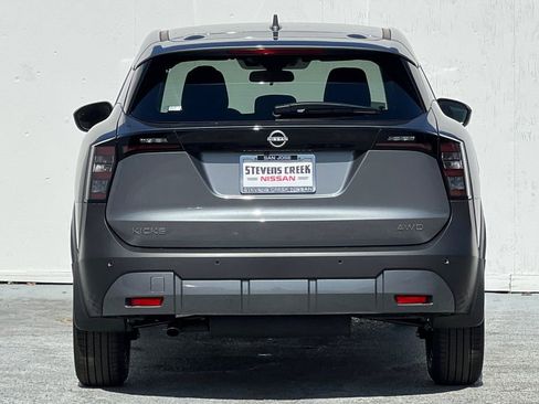 New 2025 Nissan Kicks SV w/ Illumination Package image 5