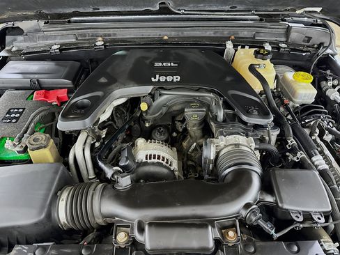 Used 2018 Jeep Wrangler Unlimited Rubicon image 30