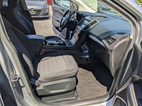 Used 2020 Ford Edge SE FWD image 15