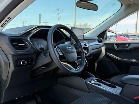 Used 2025 Ford Escape Active w/ Cold Weather Package AWD/4WD image 22