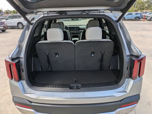 Certified 2025 Kia Sorento SX Prestige AWD/4WD image 13