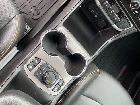 Used 2024 GMC Terrain AT4 image 20